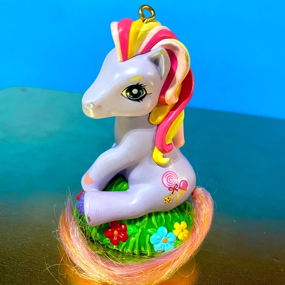 MY LITTLE PONY G3 VTG 2006 CHRISTMAS HAPPY HOLIDAY ORNAMENT TRIPLE TREAT PONY 3” - Picture 4 of 10
